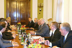Александр Лукашенко во время встречи с руководством Народной Скупщины Сербии