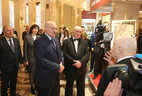 Александр Лукашенко во время посещения Национального академического Большого театара оперы и балета Беларуси