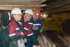 Александр Лукашенко в ходе посещения ОАО "Беларуськалий" спустился в шахту, где ознакомился с технологией селективной выемки