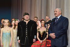 Александр Лукашенко во время посещения Национального академического Большого театара оперы и балета Беларуси