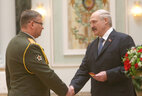 Александр Лукашенко вручил погоны генерал-майора Павлу Муравейко