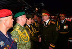 Аляксандр Лукашэнка з удзельнікамі парада