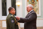 Аляксандр Ахрамій узнагароджаны медалём "За адзнаку ў воінскай службе"