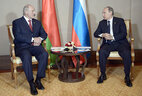 Президент Беларуси Александр Лукашенко во время встречи с Президентом России Владимиром Путиным