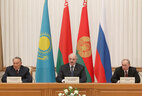 Президенты трех стран на пресс-конференции