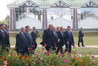 В начале поездки Глава государства Александр Лукашенко встретился с жителями Малориты