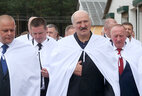 Аляксандр Лукашэнка ў час наведвання гаспадаркі