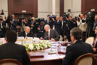 Президент Беларуси Александр Лукашенко и Президент Казахстана Нурсултан Назарбаев во время заседания