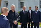 Аляксандр Лукашэнка ў час наведвання аднаго з аб'ектаў урадавай сувязі КДБ