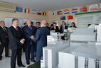 Аляксандр Лукашэнка і Пётр Парашэнка ў час наведвання аб'ектаў Чарнобыльскай АЭС