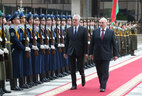 Церемония официальной встречи Президента Сербии Томислава Николича во Дворце Независимости