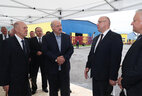 Александр Лукашенко во время посещения ООО "ЛидаТехмаш"