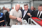 Александр Лукашенко во время посещения Республиканского лесного селекционно-семеноводческого центра