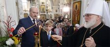Президент Беларуси Александр Лукашенко посетил в праздник Пасхи минский Свято-Духов кафедральный собор, 20 апреля 2014 г.