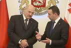 Президент Беларуси Александр Лукашенко и премьер-министр Грузии Ираклий Гарибашвили