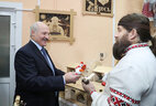 Аляксандр Лукашэнка ў час наведвання Дома культуры