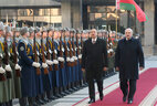 Церемония официальной встречи Президента Азербайджана Ильхама Алиева во Дворце Независимости