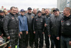 Александр Лукашенко среди участников байкерского фестиваля