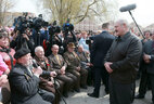 Президент Беларуси Александр Лукашенко встретился с жителями Славгорода и Славгородского района