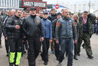 Александр Лукашенко среди участников байкерского фестиваля