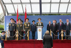 Президент Беларуси Александр Лукашенко выступает на параде в ознаменование Дня Независимости
