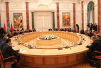 Переговоры в расширенном составе с Президентом Казахстана Нурсултаном Назарбаевым