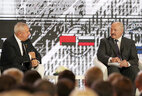 Президент Беларуси Александр Лукашенко и Президент Всемирной ассоциации русской прессы (ВАРП) Виталий Игнатенко