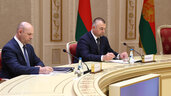 Во время встречи с губернатором Липецкой области России Игорем Артамоновым 