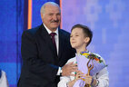 Alexander Lukashenko awards the Grand Prix of the 16th International Junior Song Contest Vitebsk 2018 to Alexander Balabanov from Ukraine