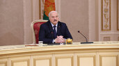 Александр Лукашенко на встрече с губернатором Липецкой области России Игорем Артамоновым