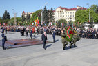 Alexander Lukashenko lays a wreath at the Victory Monument