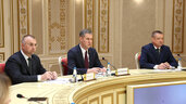  Во время встречи с губернатором Калининградской области России Антоном Алихановым 