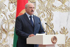 Alexander Lukashenko delivers a speech at the national ball for university graduates