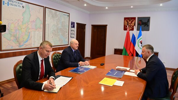 Встреча с губернатором Иркутской области России Игорем Кобзевым Президент Беларуси Александр Лукашенко, губернатор Иркутской области Игорь Кобзев, рабочий визит в Россию