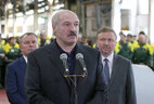 Alexander Lukashenko meets with MTZ workers