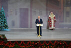 Александр Лукашенко на новогоднем благотворительном празднике для детей