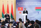 Tran Dai Quang delivers a speech at the Belarusian-Vietnamese business forum