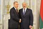 Belarus President Alexander Lukashenko and Turkey President Recep Tayyip Erdogan