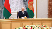 Александр Лукашенко во время встречи с секретарями советов безопасности государств - членов ОДКБ