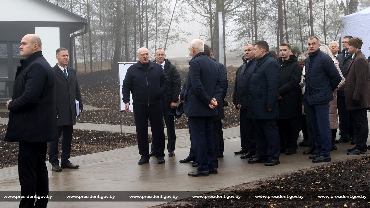 Лукашенко живет в настоящем магнатском дворце