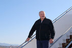 Президент Беларуси Александр Лукашенко прибыл с рабочим визитом в Российскую Федерацию. Самолет Главы государства совершил посадку в аэропорту города Сочи