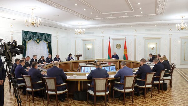 Селекторное совещание по вопросам уборочной кампании и преодоления последствий стихии Александр Лукашенко, селекторное совещание, ураган в рб, последствия урагана в рб, ураган в рб 2024