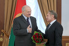 Letter of commendation from the President of Belarus is given to chief coach of the men’s weightlifting team Viktor Shershukov