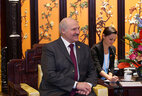 Александр Лукашенко во время встречи с Заместителем Председателя КНР Ван Цишанем