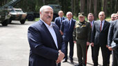 Александр Лукашенко во время общения с представителями СМИ 