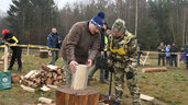 Александр Лукашенко на чемпионате по колке дров