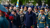 Лукашенко возложил цветы к Могиле Неизвестного Солдата