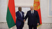Президент Беларуси Александр Лукашенко и Чрезвычайный и Полномочный Посол Республики Панама в Республике Беларусь (по совместительству) Роландо Энрике Барроу Ноад