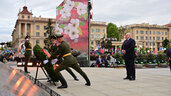 церемония возложения цветов и венков к монументу Победы