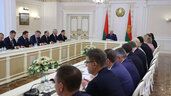 Александр Лукашенко во время совещания по вопросам совершенствования работы с кадрами